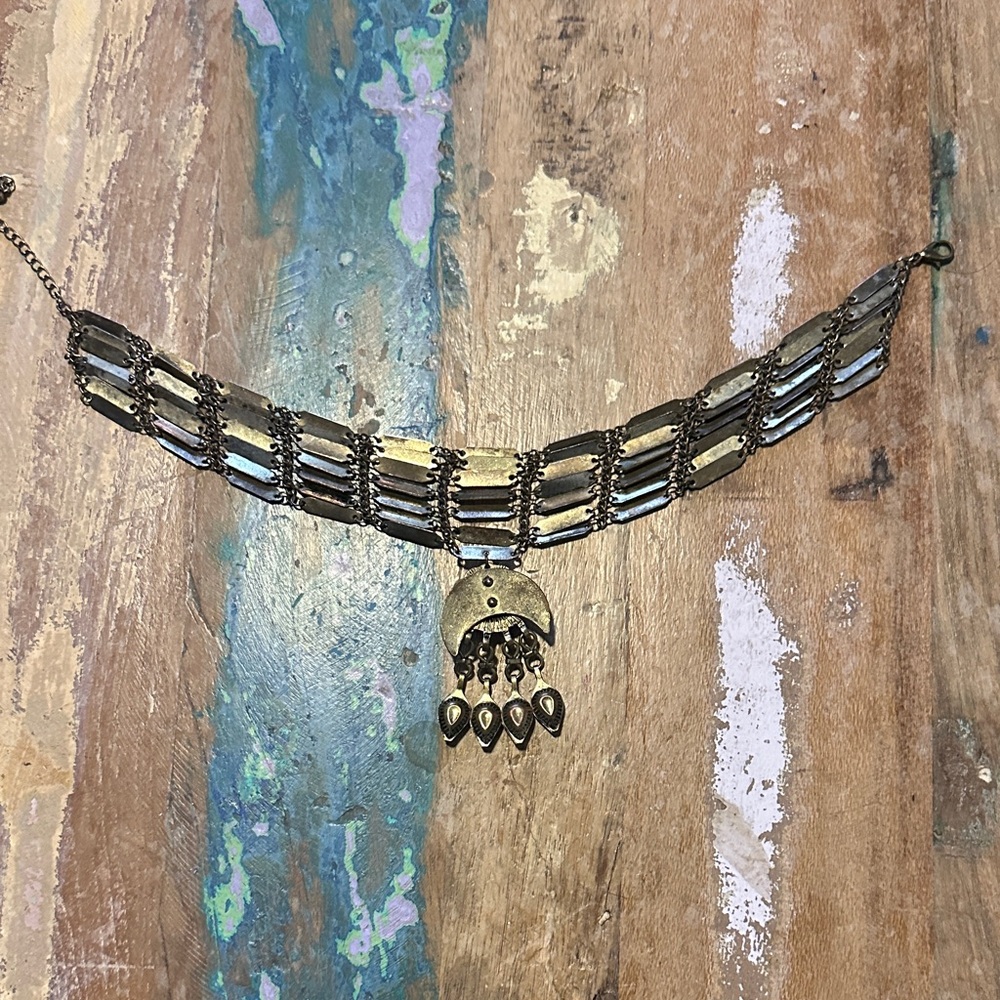 Free People vintage  brass  choker Necklace preowned - Picture 6 of 8